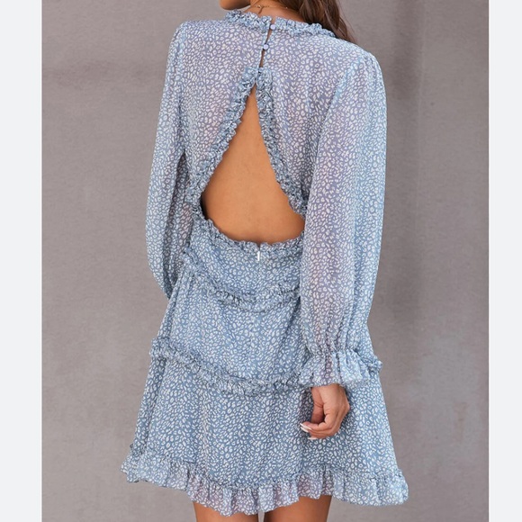 Flirty light blue deep v dress - Picture 5 of 5